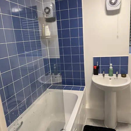 Wheel Chair Friendly, Centre, Northern General, Ps5, Workstation Apartment *